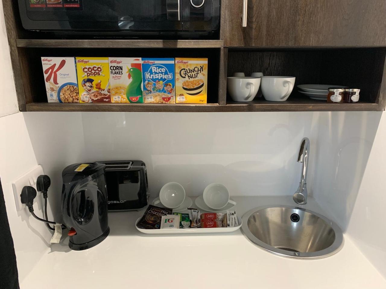 キッドリントン Rokna Bed & Breakfast エクステリア 写真