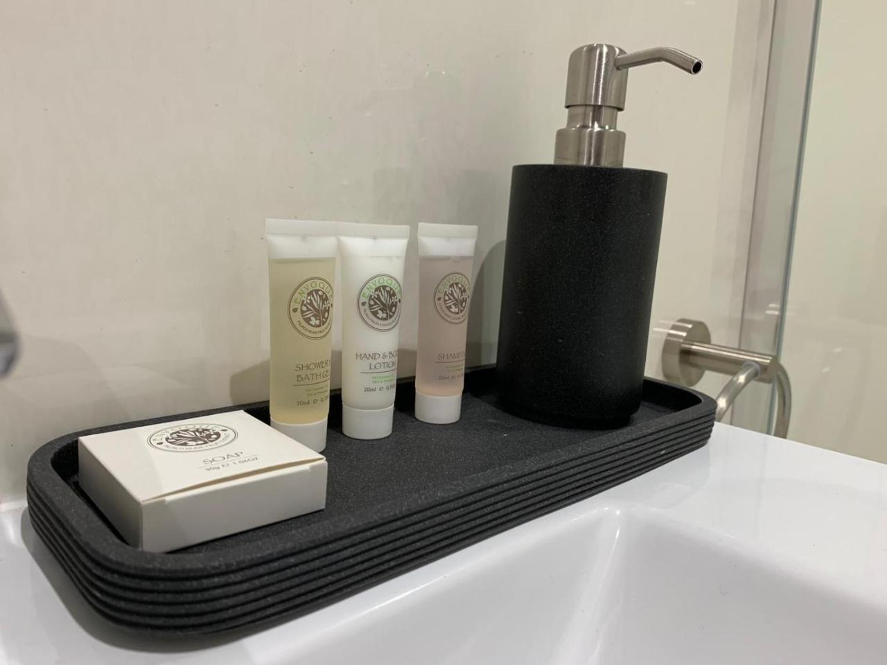 キッドリントン Rokna Bed & Breakfast エクステリア 写真